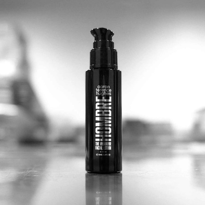 Lotion hydratante pour homme Aaron Terence Hughes, lotion faciale riche en cosmétique, texture onctueuse pour la peau.
