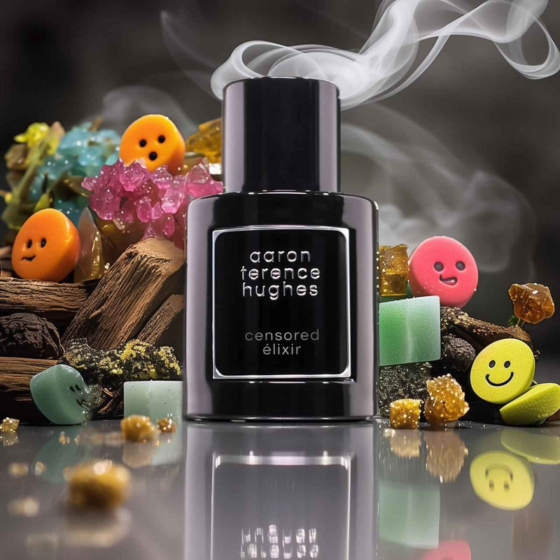 Flacon de 50 ml de parfum Censored Elixir d'Aaron Terence Hughes avec design mystérieux et élégant.