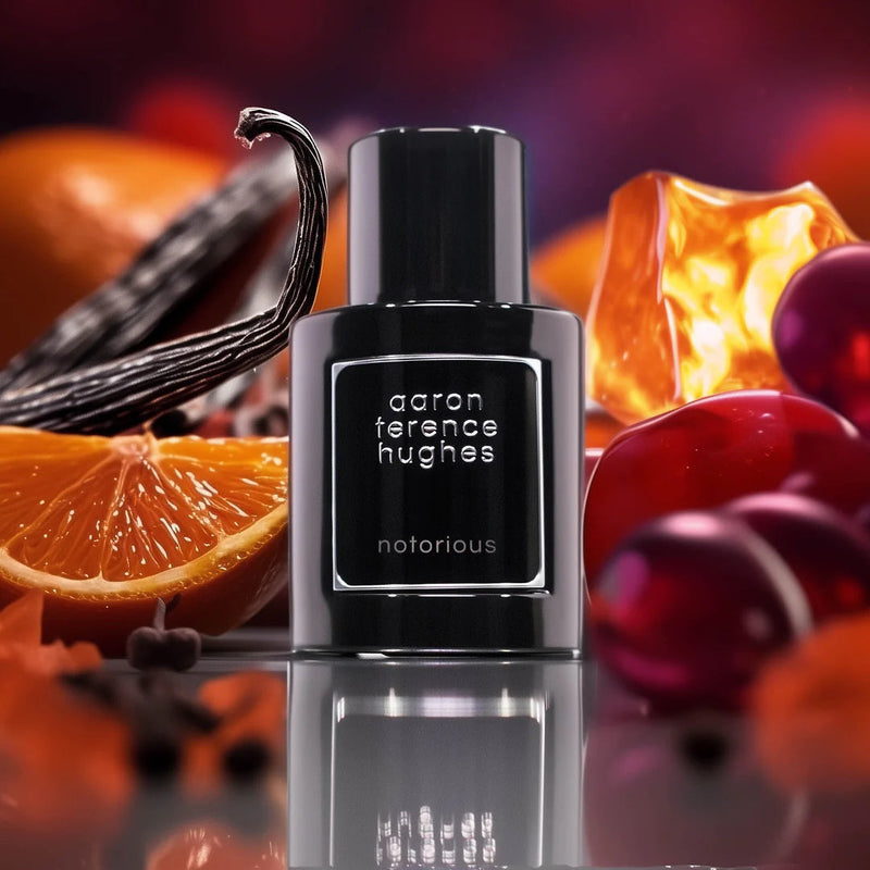 Flacon de parfum Notorious d'Aaron Terence Hughes, fragrance fantasy de 50 ml, avec un design élégant et moderne.
